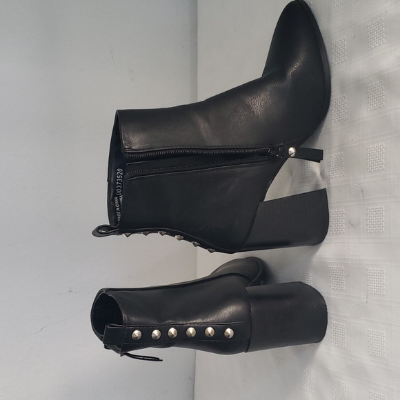 Forever 21 Ankle Boots - Picture 2 of 10